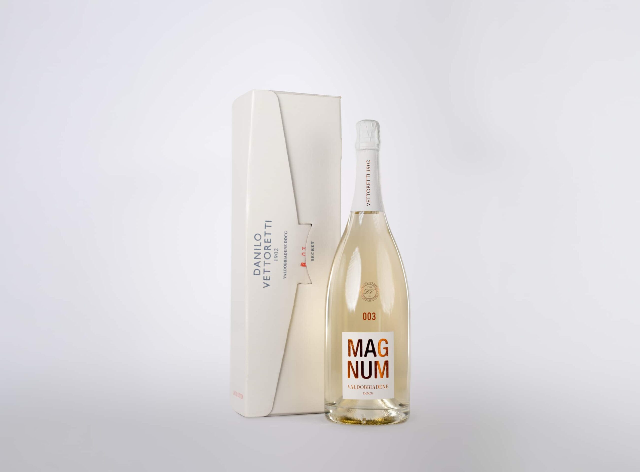 EXTRA_DRY_Prosecco_superiore_DOCG_millesimato_Magnu_amb